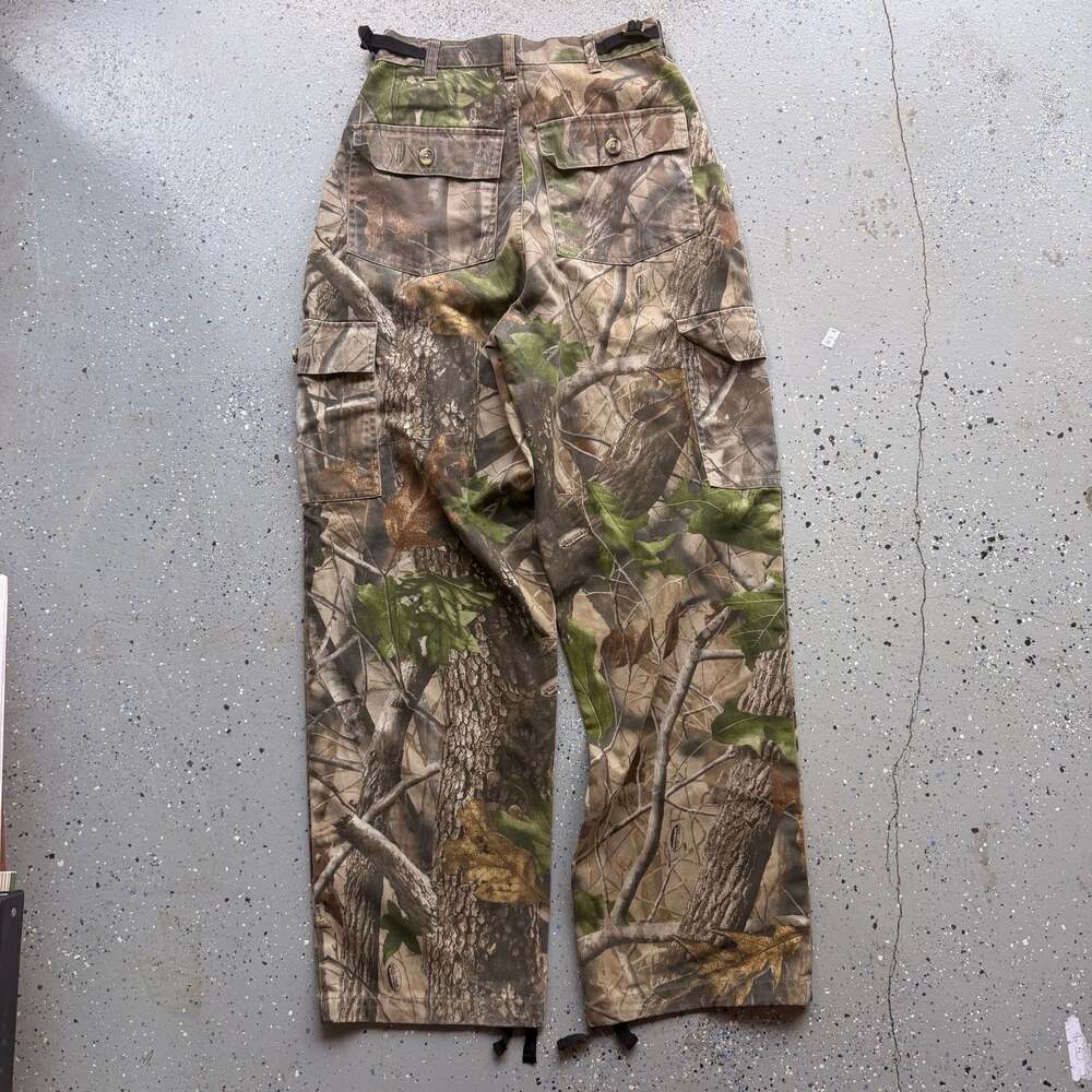 Vintage RealTree Camo Cargo Pants
Size S 
Waist adjustable